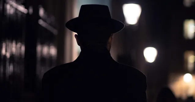 Découvrez la menace spécifique du vol de données en entreprise par des employés malveillants. Protégez votre organisation avec une stratégie de sécurité.