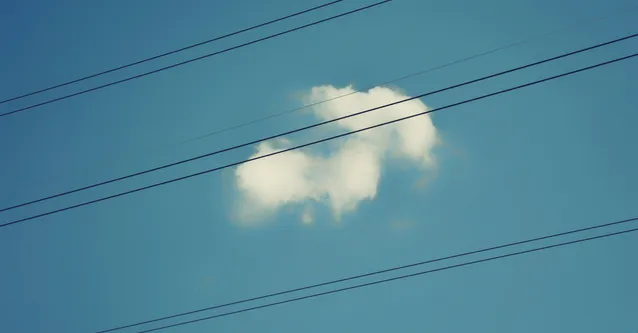 Comprendre le CLOUD Act américain de 2018, son conflit avec le RGPD européen et ses implications pour les entreprises utilisant des services cloud US.