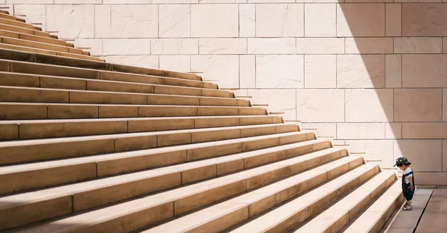 Découvrez comment gérer la sécurité des données dans les environnements hybrides. Les risques potentiels et les mesures à prendre pour protéger vos données